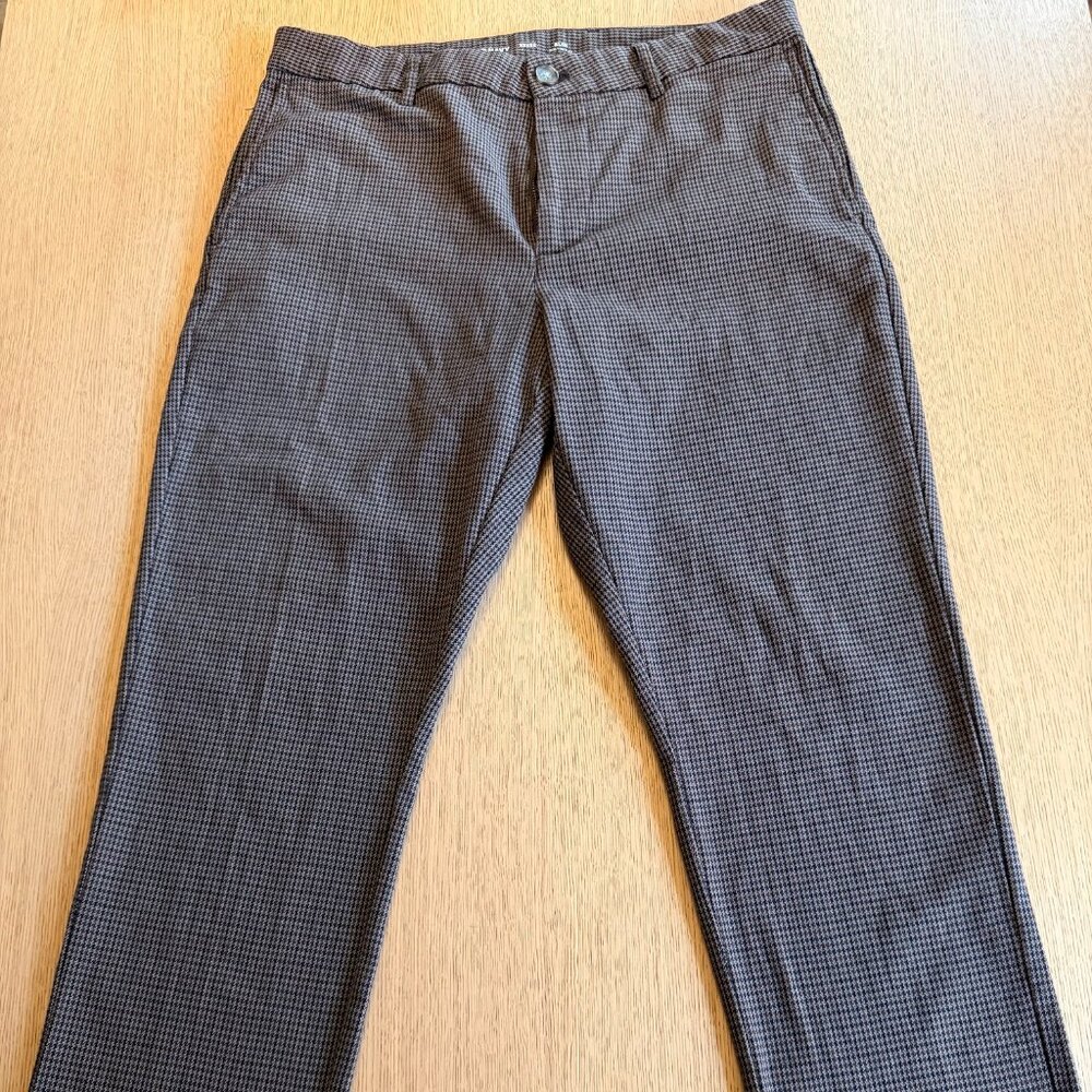 Old Navy Built In Flex Houndstooth pants